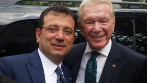 Ekrem İmamoğlu, tribünde Uğur Dündar'ı tebrik etti