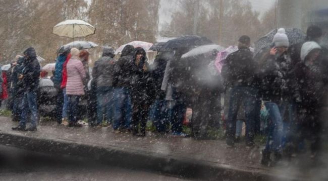 Meteoroloji İstanbul için saat verdi: Kuvvetli yağış uyarısı