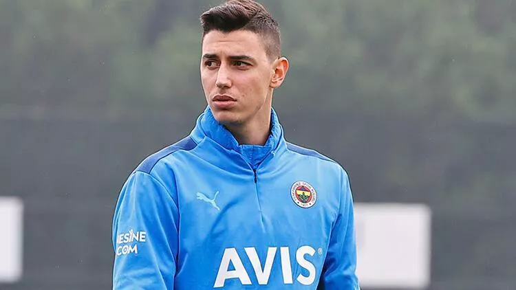 Fenerbahçe'de Berke Özer'in yerine gelecek isim belli oldu!