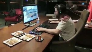 Hüseyin Baş, Counter Strike oynadı: O anları sosyal medyadan paylaştı