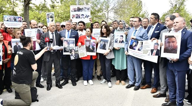 İYİ Parti, Çin Büyükelçiliği önünde Uygur Türklerinin düzenlediği eyleme katıldı