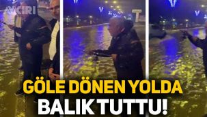 Şanlıurfa'da yağmur sonrası yollar göle döndü, oltayla balık tuttu