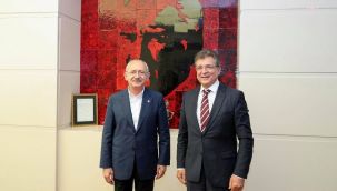 CHP'li belediye başkanı makamında saldırıya uğradı, burnu kırıldı!