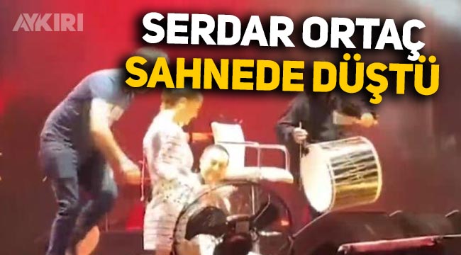Serdar Ortaç, konser sırasında sahnede düştü: Ayağa kalkınca söyledikleri kahkahalara neden oldu