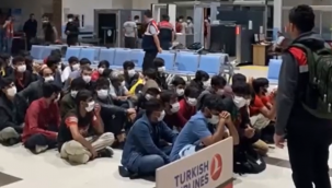 Türkiye'ye kaçak yollarla giren 272 Afgan sınır dışı edildi
