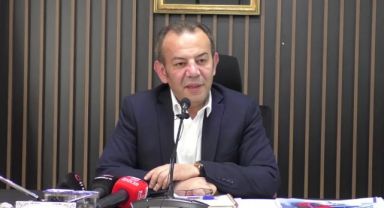 Bolu Belediye Başkanı Tanju Özcan, belediyedeki en düşük maaşı 6 bin 300 lira yaptı