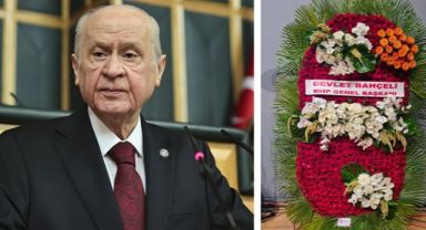 Devlet Bahçeli, AK Parti'nin 21. kuruluş yıl dönümünü yaptırdığı özel çiçekle kutladı 