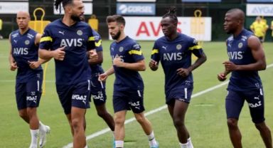 Fenerbahçe'de bir ayrılık daha: Resmi maçta forma giyemeden sözleşmesi feshedildi