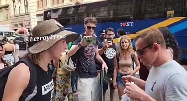 New York'ta vegan protestosunda et yiyen adam dünya gündemine oturdu