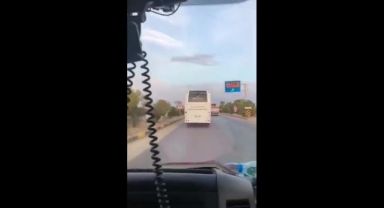 Antalya'da ambulansın sirenlerine rağmen ısrarla yol vermedi, o anlar sağlık çalışanı tarafından kaydedildi