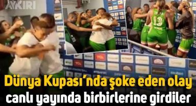 Dünya Kupası'nda şoke eden olay, canlı yayında birbirlerine girdiler