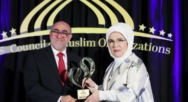 Emine Erdoğan'a ABD'de ödül verildi