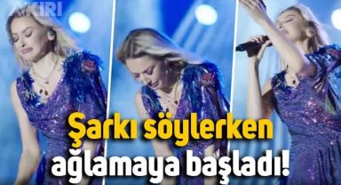 Hadise şarkı söylerken ağlamaya başladı, konserde duygusal anlar yaşadı!