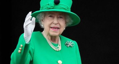 İngiltere Kraliçesi Elizabeth hastaneye kaldırıldı