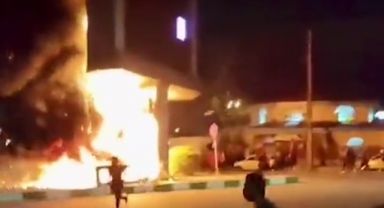 İran'da Mahsa Amini için eylemler devam ediyor: 