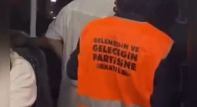 İstanbul'daki metrobüs kazası sonrasında, AKP gençlik kollarına mensup bir grup metrobüslere girerek propaganda yaptı.