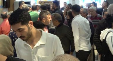 Kırıkkale'deki bir mağazada indirim izdihamı: 