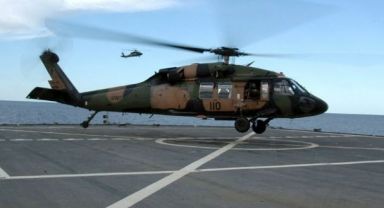 Pençe Kilit bölgesinde helikopter kaza kırıma uğradı