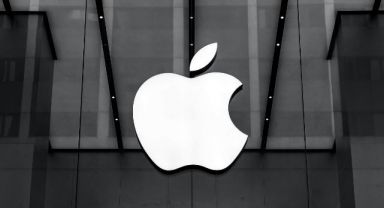 Apple, ilk kez zam yaptı