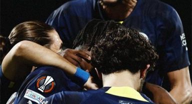  Fenerbahçe, AEK Larnaca'yı mağlup etti 