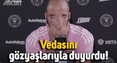 Gonzalo Higuain, veda kararını gözyaşları içinde duyurdu