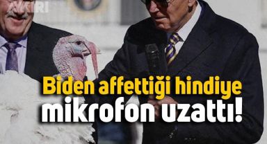 ABD Başkanı Joe Biden, Şükran Günü etkinliğinde affettiği hindiye mikrofon uzattı