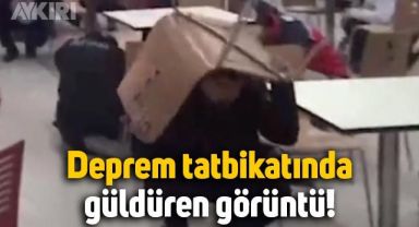 Deprem tatbikatında 'Çök kapan tutun'u yanlış anladı, ortaya bu görüntü çıktı