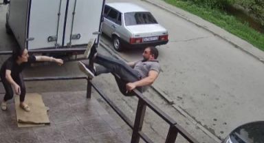 Gülmenin dozunu kaçırınca ortaya bu görüntüler çıktı