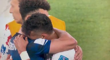 İranlıları ABD'li futbolcular maç sonunda böyle teselli etti