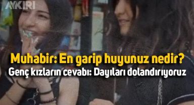 Mikrofon uzatılan genç kızların 