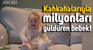 Minik bebeğin kahkahaları izleyenleri gülümsetti