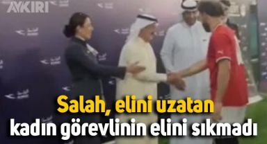 Muhammed Salah, milli maçtan sonra elini uzatan kadın görevlinin elini sıkmadı