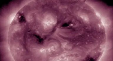 NASA fotoğraf paylaştı: ‘Asık suratlı’ Güneş