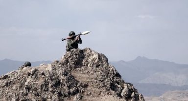 Türk askeri, Zap'ta PKK'lı teröristlerin inlerine böyle girdi