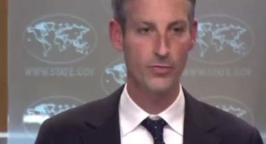 ABD Dışişleri Sözcüsü Ned Price,Türkiye aleyhine yanıt almaya çalışan Yunan muhabire güldü