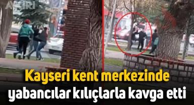 Görüntüler Kayseri'den... Görenler film çekimi sandı, neredeyse hepsinin elinde kılıç vardı