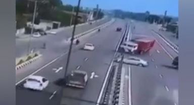 Kamyon sürücüsü bir aileyi yaşamdan kopardı