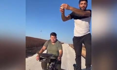 Şanlıurfalı gençler, bisiklet üzerinde menemen yaptı