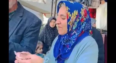 Sokak röportajında gözyaşlarını tutamadı: