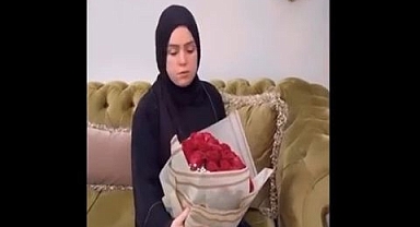 Eşi, güllerin içinde altın gönderdi: