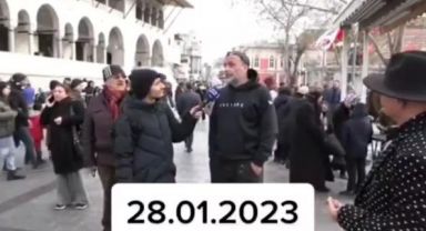 Sokak röportajında, Cumhurbaşkanına kim hakaret ederse ilk ben vuracağım diyen şahsın aylar içersindeki değişimi