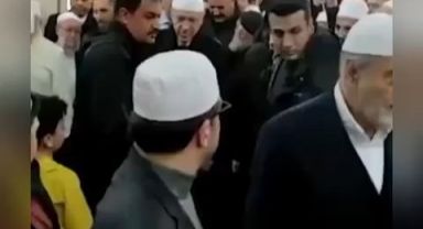 Erdoğan, cuma namazını, Çilehane Camii'nde Erenköy Cemaati lideri Osman Nuri Topbaş ile birlikte kıldı