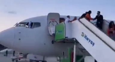 Türkiye'ye destek ekip gönderen İsrail ve İran’ın uçakları havaalanında yan yana görüntülendi