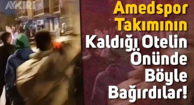 Bursaspor taraftarları, Amedspor futbol takımının kaldığı otelin önüne giderek Ne Mutlu Türk'üm diyene dedi