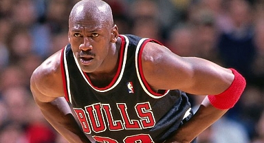 Michael Jordan'ın ayakkabısı rekor fiyata satıldı