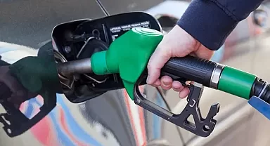 Benzin ve motorine indirim pompaya yansıdı: İşte akaryakıtta yeni fiyatlar