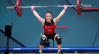 Cansu Bektaş, Ermenistan'da İstiklal Marşımızı böyle okudu