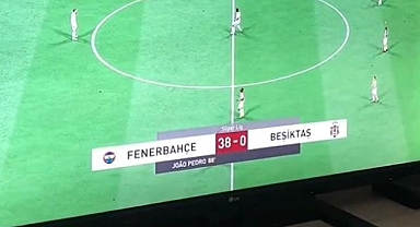Derbi sonucuna sinirlenen Fenerbahçe taraftarı, FIFA'da Beşiktaş'a 38 gol attı