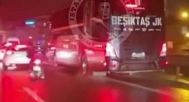 Galibiyete sevinen taraftar, Beşiktaş takım otobüsünü çekerken böyle kaza yaptı