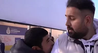 Sokak röportajında omzundan öptü, herkes kahkahaya boğuldu